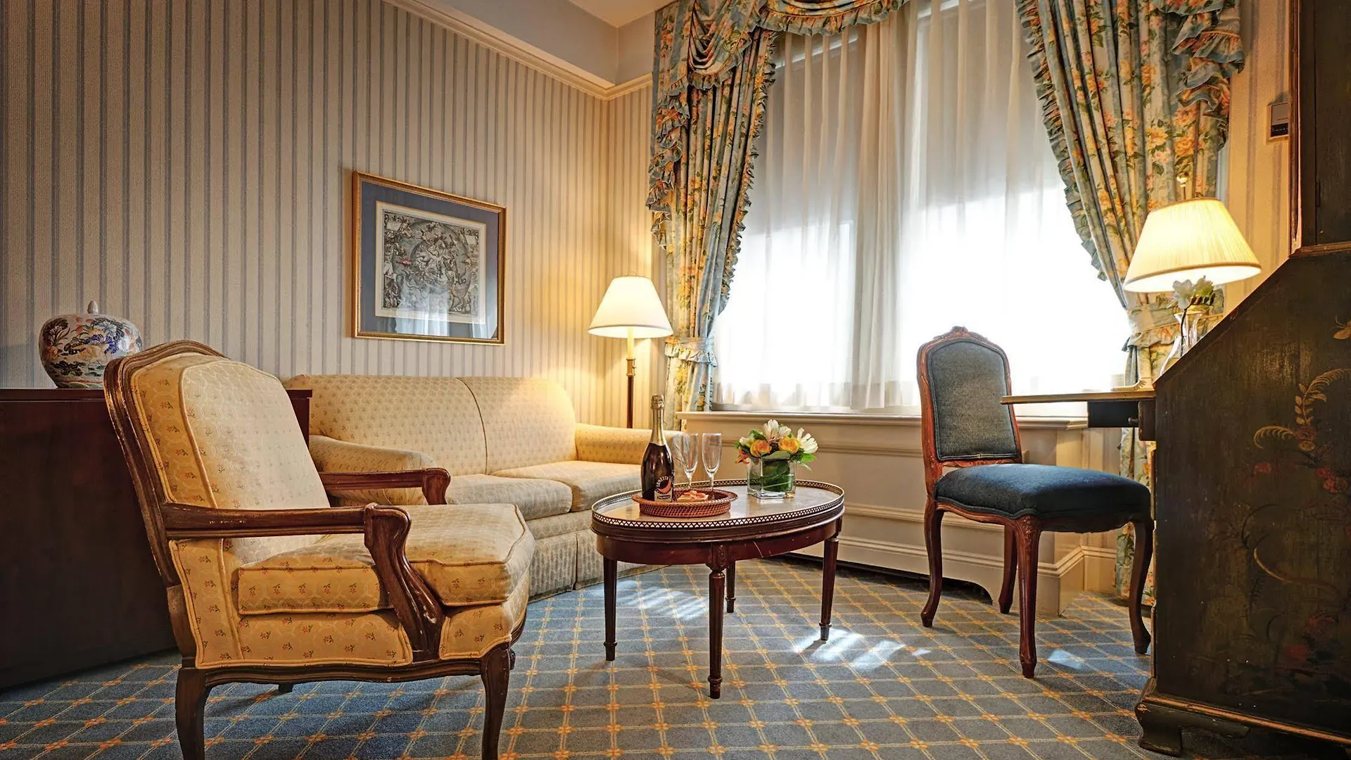 Hotel Elysee By Library Hotel Collection New York