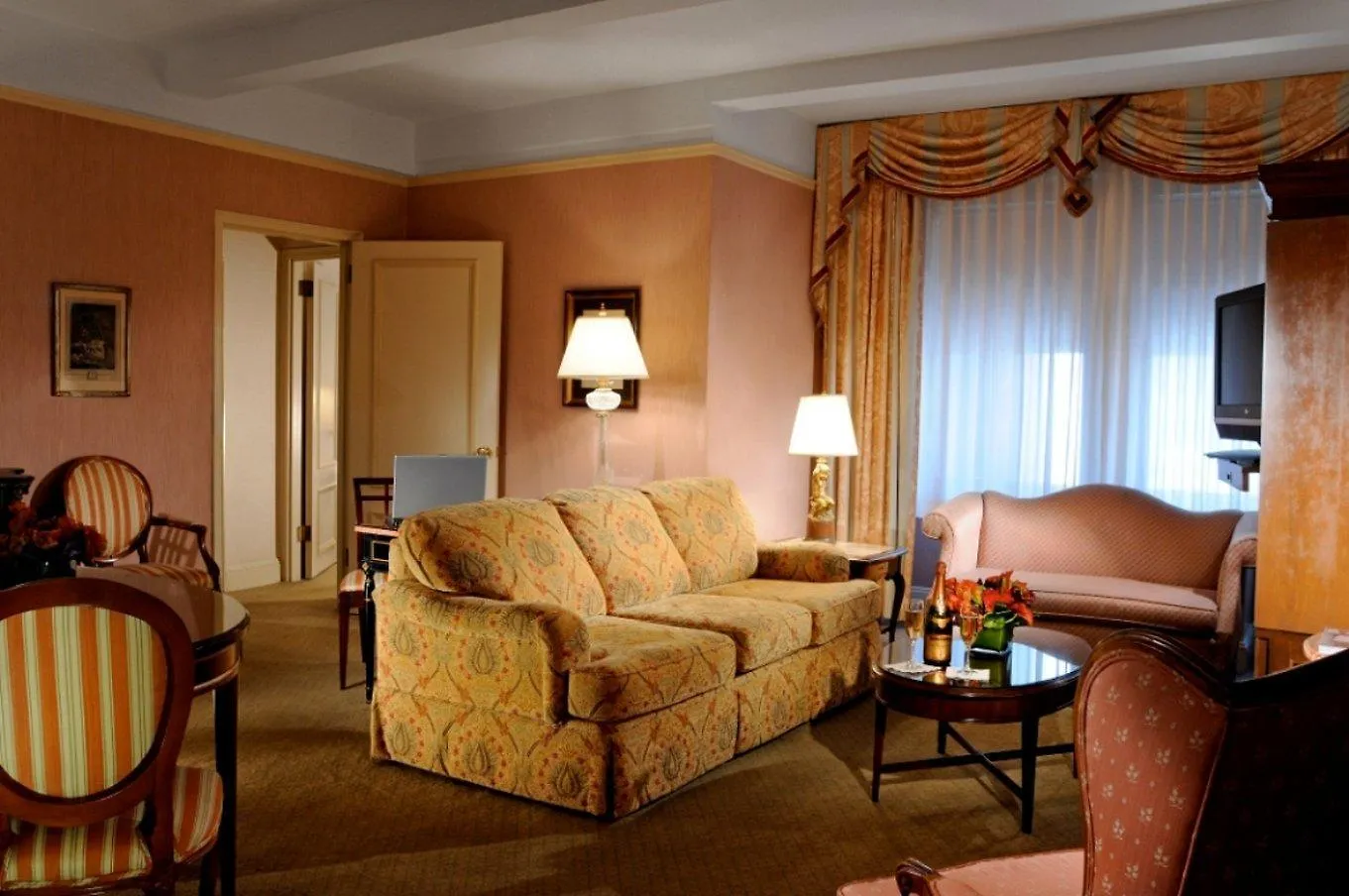 Hotel Elysee By Library Hotel Collection New York