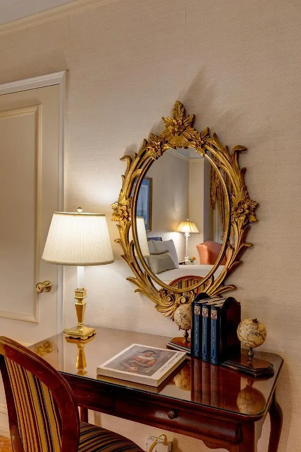 Hotel Elysee By Library Hotel Collection New York